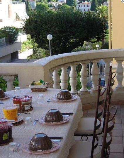 Aux 3 Lits Qui Chantent - Au Village Vence Exterior foto